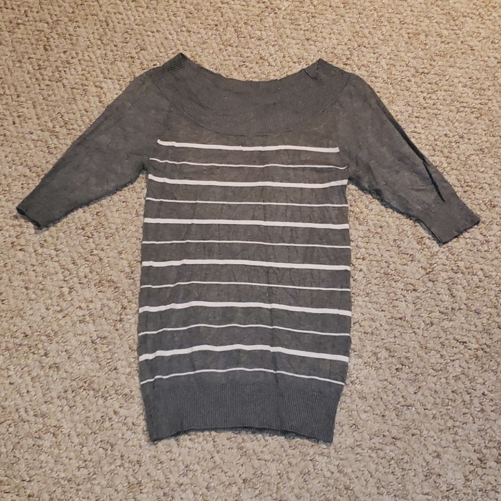Thyme maternity short sleeve top, size M